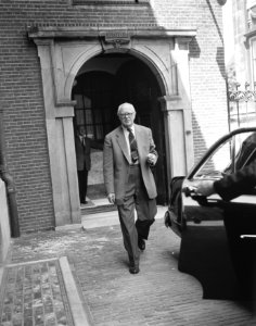 Besprekingen kabinetsformateur. Prof. Romme, Bestanddeelnr 907-9123
