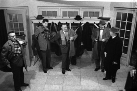 Bespreking tussen Vakraad van de Metaal en de regering Den Haag , leden van de v, Bestanddeelnr 911-8506