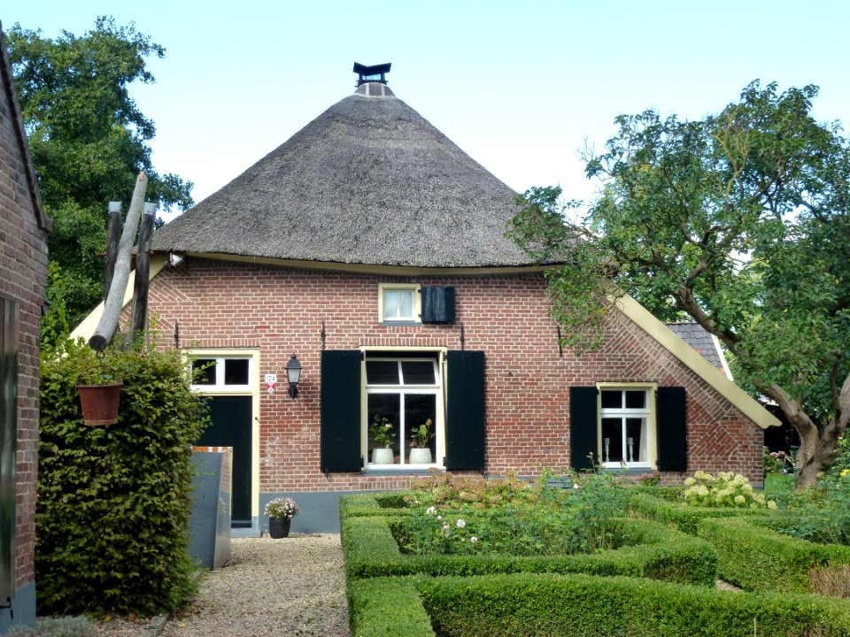 Beuningen (Gld) boerderij met bakhuis Wilhelminalaan 124, woning