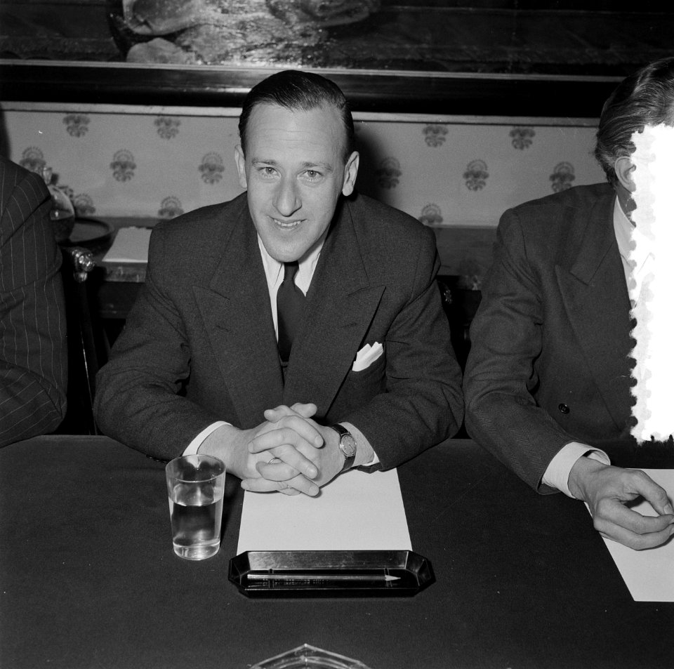 Bespreking Paul H Spaak met Minister Luns Den Haag, Bestanddeelnr 908-2947
