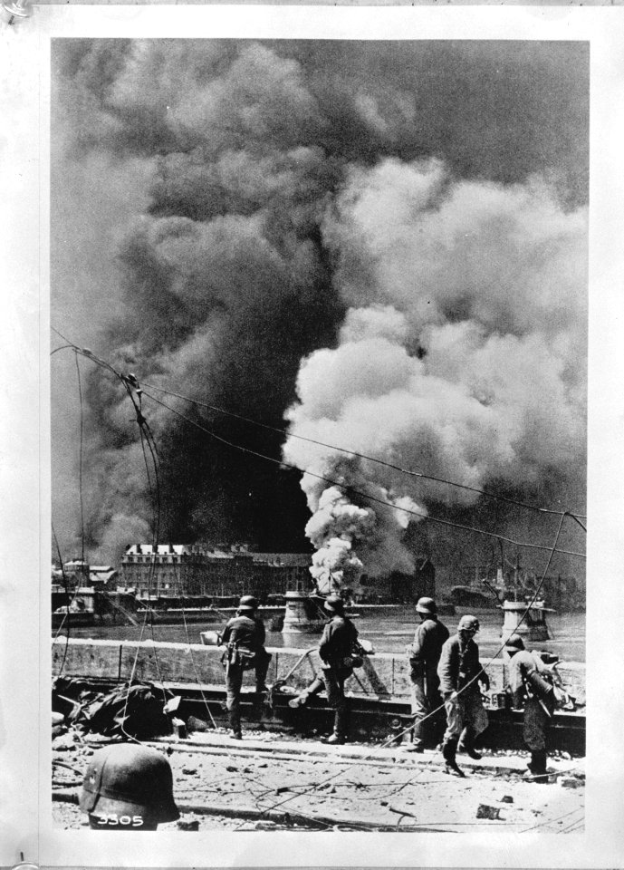 Beschieting van de Franse stad Rouen in meijuni 1940., Bestanddeelnr 934-7289