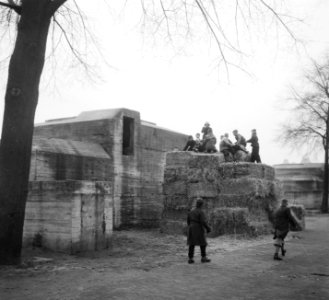 Betonnen schuilkelders IJsclubterrein, Bestanddeelnr 905-4196
