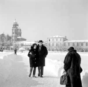 Besneeuwde Hofgarten met op de achtergrond de Theatinerkerk, Bestanddeelnr 254-3752 photo
