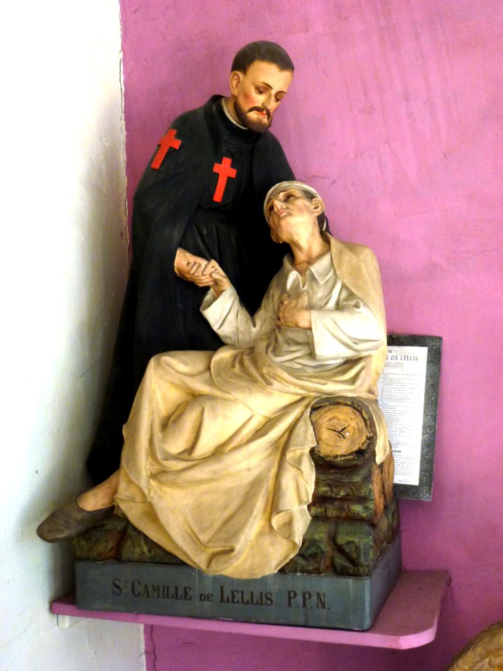 Beuvry-la-Forêt (Nord, Fr) église, statue St.Camille de lellis
