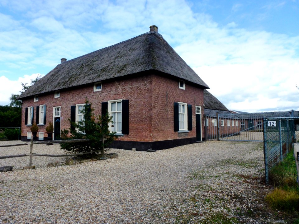 Beuningen (Gld) boerderij Hosterdstraat 12 rechts voor