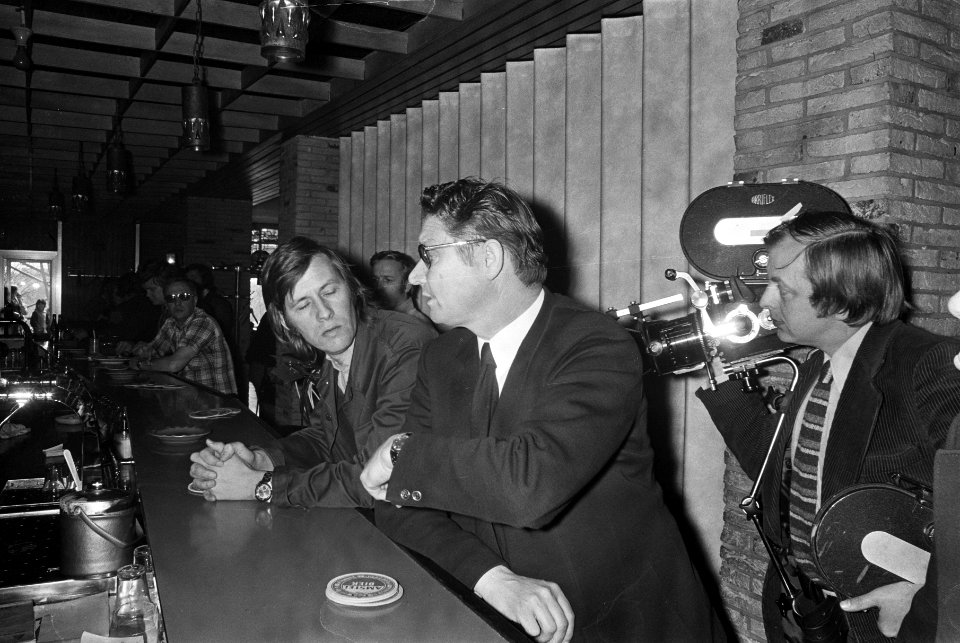 Bespreking Johan Cruijff , Ajax-spelers en Ajax-bestuur, nummer 11 dr. Rolink, Bestanddeelnr 926-2983
