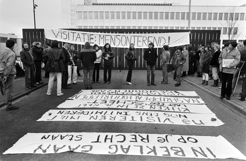 Betogingen, spandoeken, betogers, gevangenissen, Bijlmerbajes, Bestanddeelnr 932-4207