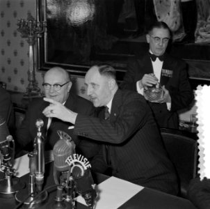 Bespreking Paul H Spaak met Minister Luns Den Haag, Bestanddeelnr 908-2944