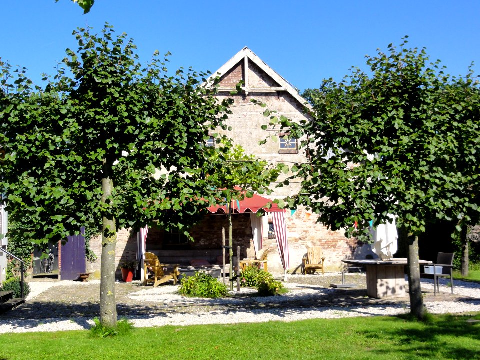 Beuningen Rijksmonument 523156 koetshuis Waardhuizenstraat 8