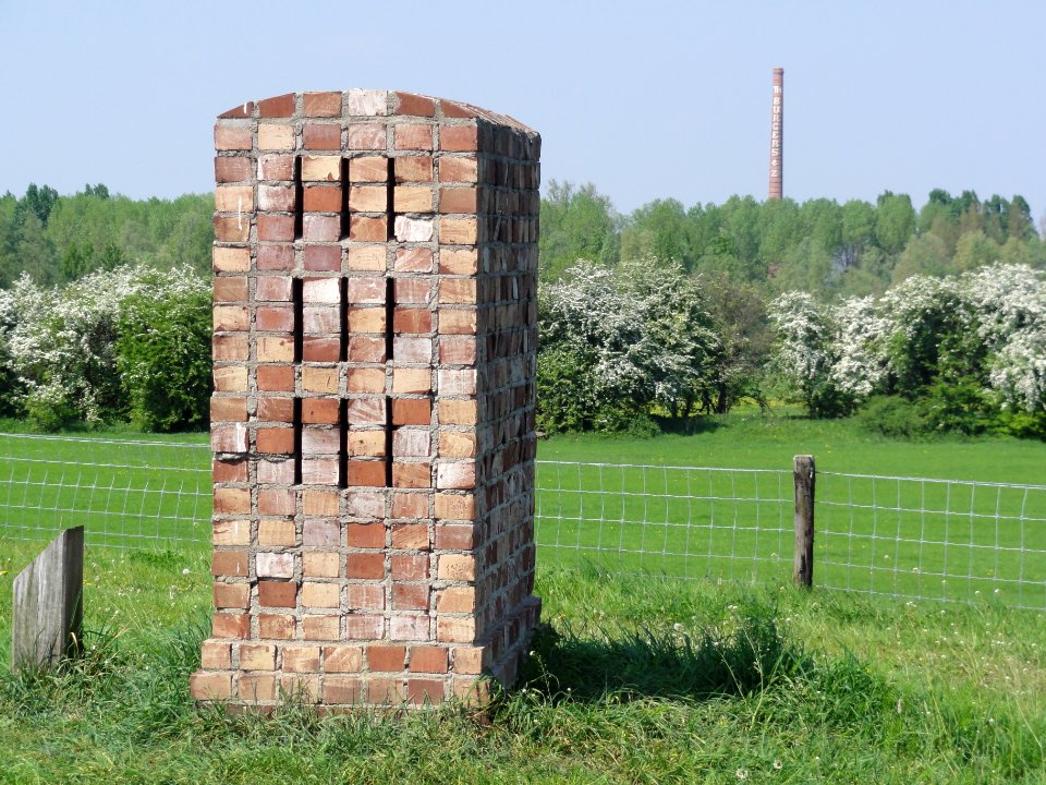 Beuningen (Gld) sculptuur Tempel van de Riviergodin, Amy van Son, 2000