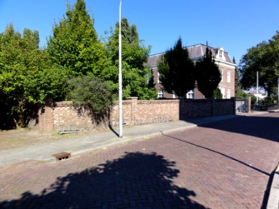 Beuningen Rijksmonument 523153 tuinmuur en tuinhek Dorpsingel 2