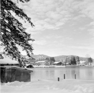 Besneeuwde huizen aan de Tegernsee, Bestanddeelnr 254-3764