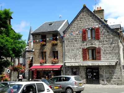 Besse Place de la Poterne1