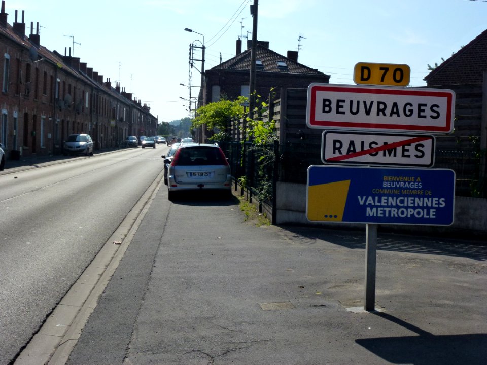 Beuvrages (Nord, Fr) city limit sign