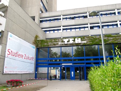 Beuth-Hochschule für Technik Berlin 2011-06-24 Haus Grashof Haupteingang
