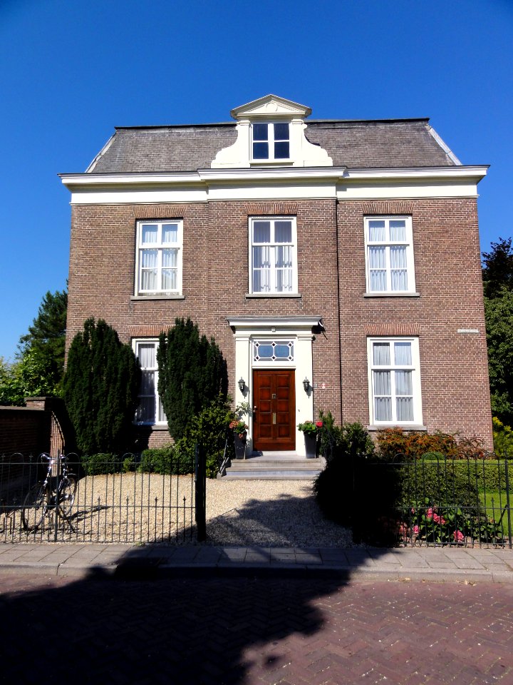 Beuningen Rijksmonument 523150 pastorie Dorpsingel 2