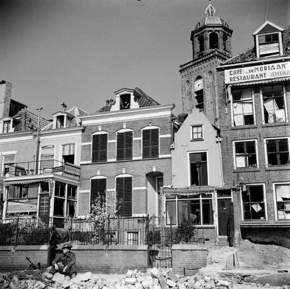 Beschadigd panden aan de IJsselkade, Bestanddeelnr 900-2466