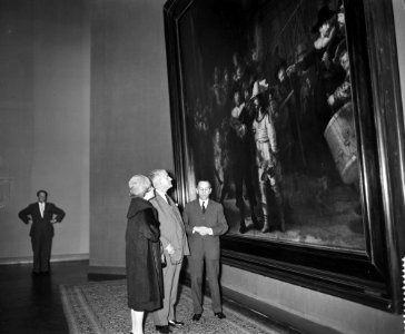 Bezoek Britse Ambassadeur Sir en Lady Noble aan Amsterdam Sir Andrew Noble bek…, Bestanddeelnr 912-1783