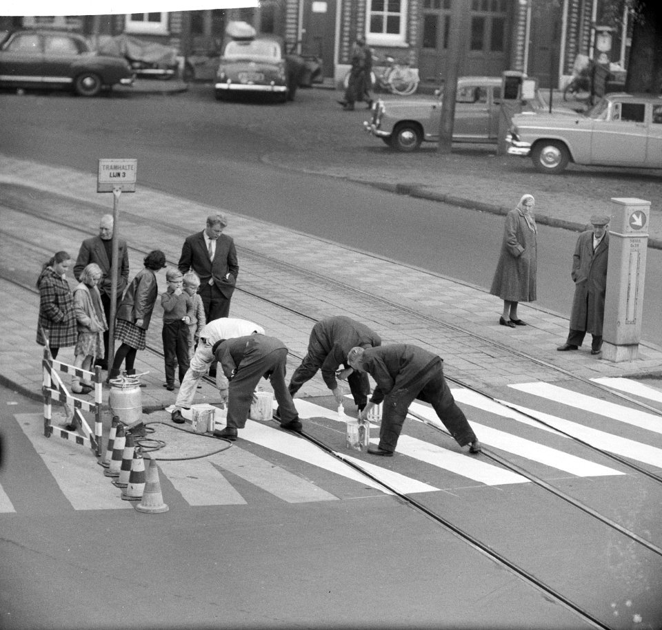 Beschilderen zebrapaden, Bestanddeelnr 913-1154