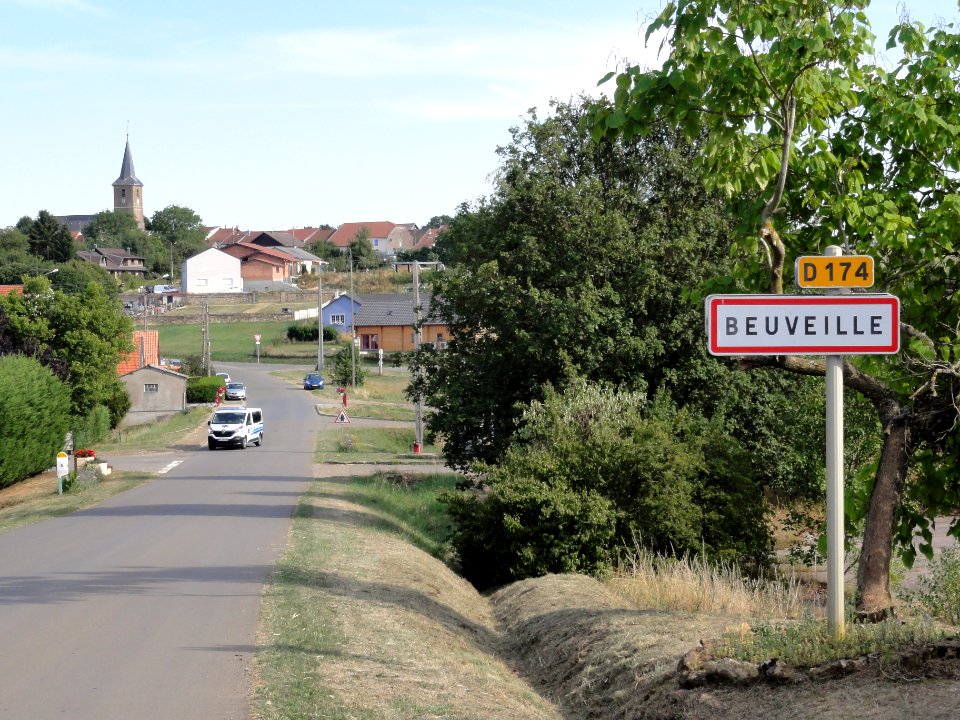 Beuveille (Meurthe-et-M.) city limit sign