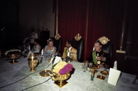 Bezoek Koningin Juliana , Pr. Bernhard , Pr. Beatrix Pr. Claus aan Ethiopie Gal, Bestanddeelnr 254-8292