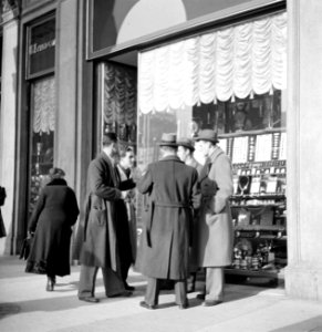 Beurshandelaren voor een winkel, Bestanddeelnr 252-0036