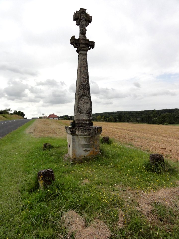 Beurey-sur-Saulx (Meuse) croix de chemin
