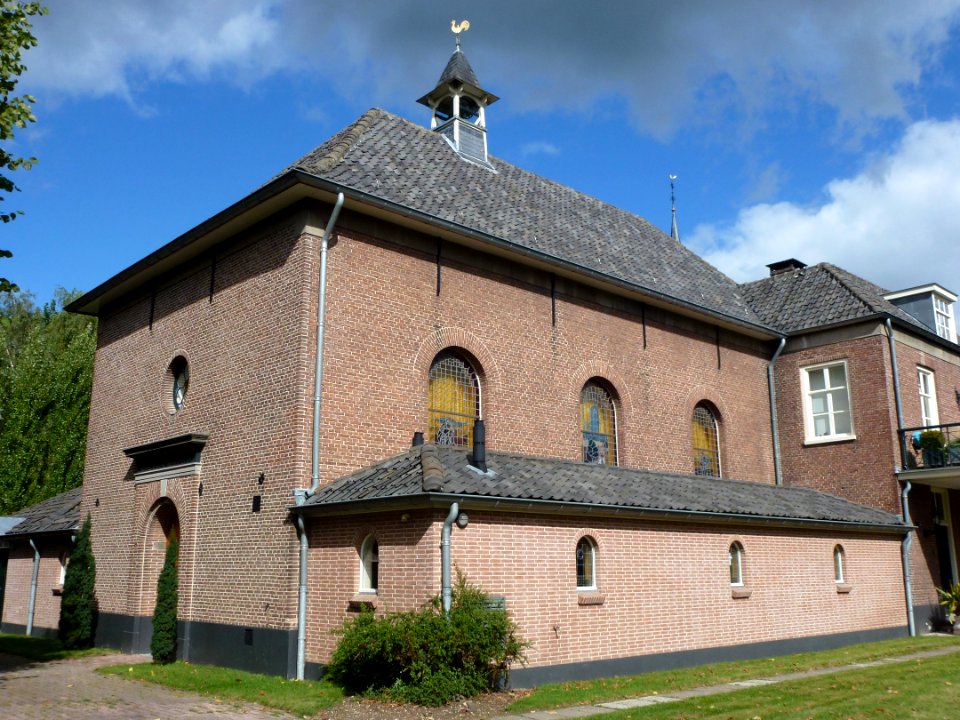 Beuningen (Gld) NH kerk, Kerkplein 9 voor rechts