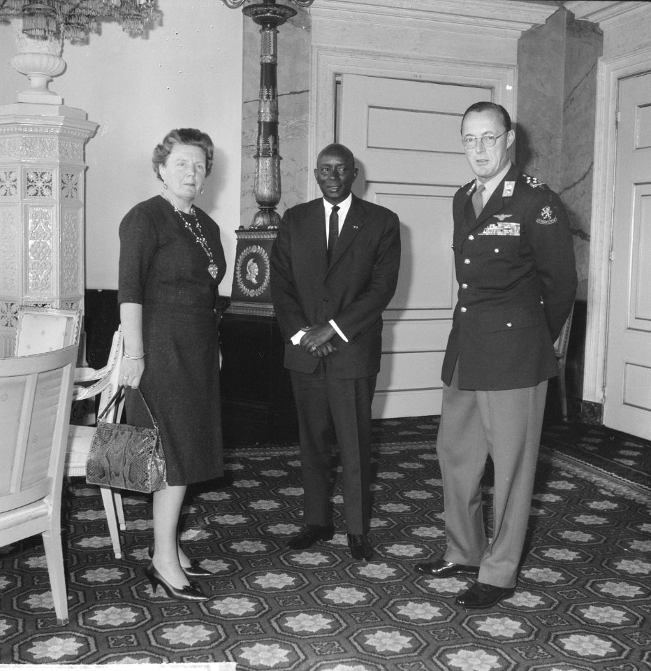 Bezoek Koning van Boeroendi Mwamboetsa IV aan paleis Soestdijk, Bestanddeelnr 914-5442