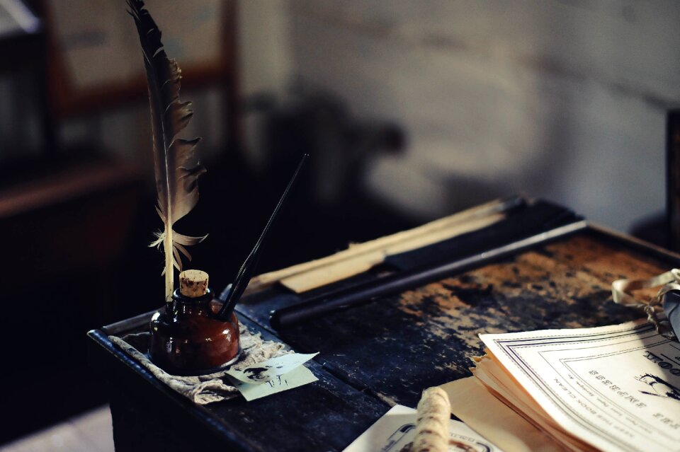 Paper table vintage