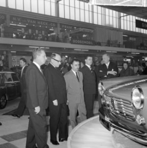 Bezoek Franse ambassadeur aan de RAI, Simca-stand, Bestanddeelnr 914-8179