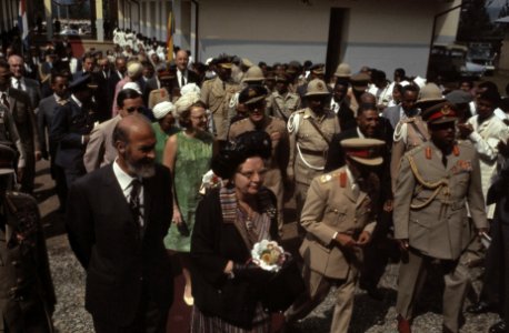 Bezoek Koningin Juliana , Pr. Bernhard , Pr. Beatrix Pr. Claus aan Ethiopie bez, Bestanddeelnr 254-8284