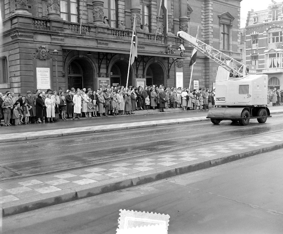 Bevrijdingsdag herdenking, optocht gemeente voertuigen , Bestanddeelnr 906-4485