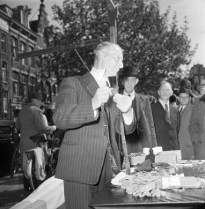 Bevrijdingsfeest. Standwerkersmarkt Amsterdam. Standwerkers, Bestanddeelnr 934-7118