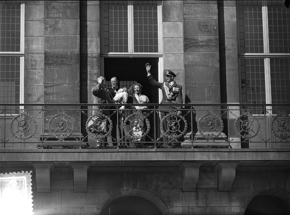 Bezoek Deense Koninklijke familie aan Amsterdam, balkonplaatjes, Bestanddeelnr 906-4203