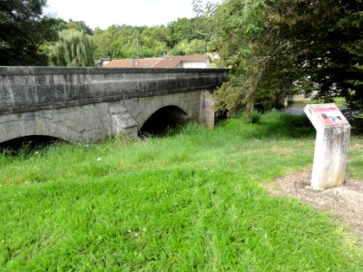 Beurey-sur-Saulx (Meuse) pont de la Saulx (01)