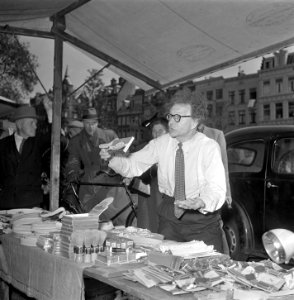 Bevrijdingsstandwerkersmarkt Amsterdam. Standwerkers, Bestanddeelnr 905-7149