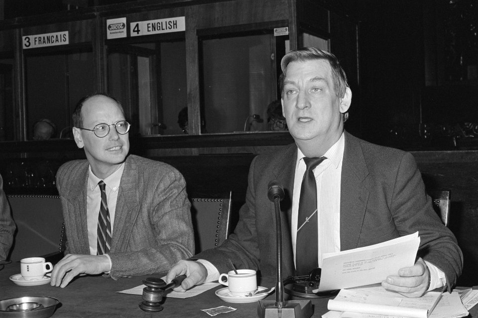 Bezoek com. Drugs and Legal Affairs van de Raad van Europa PvdA-Kamerlid Wovre, Bestanddeelnr 933-8228