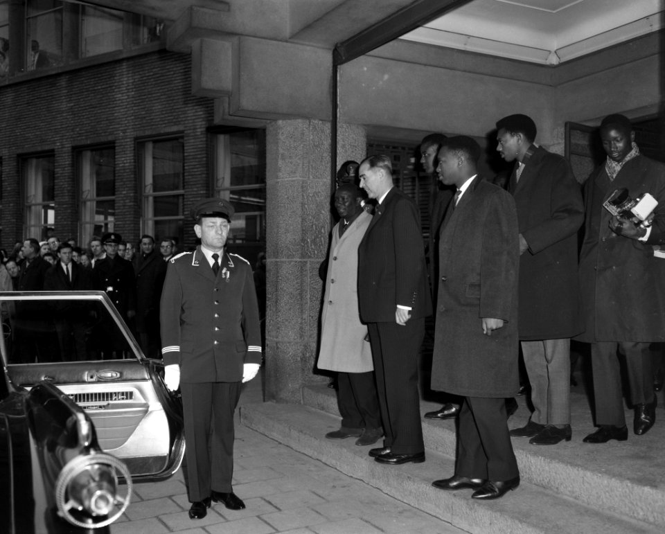 Bezoek Koning van Boeroendi aan Philips te Eindhoven, Bestanddeelnr 914-5614