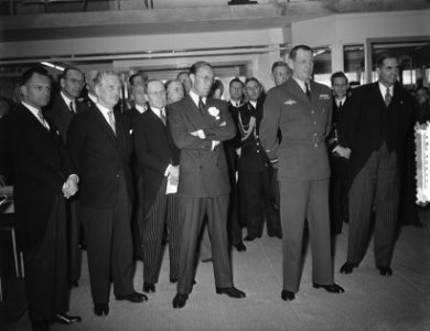 Bezoek Deense Koninklijke familie , derde dag, bezoek Philips Hilversum, Bestanddeelnr 906-4304