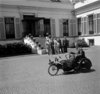 Bezoek Engelse invaliden aan Soestdijk, Bestanddeelnr 904-6175