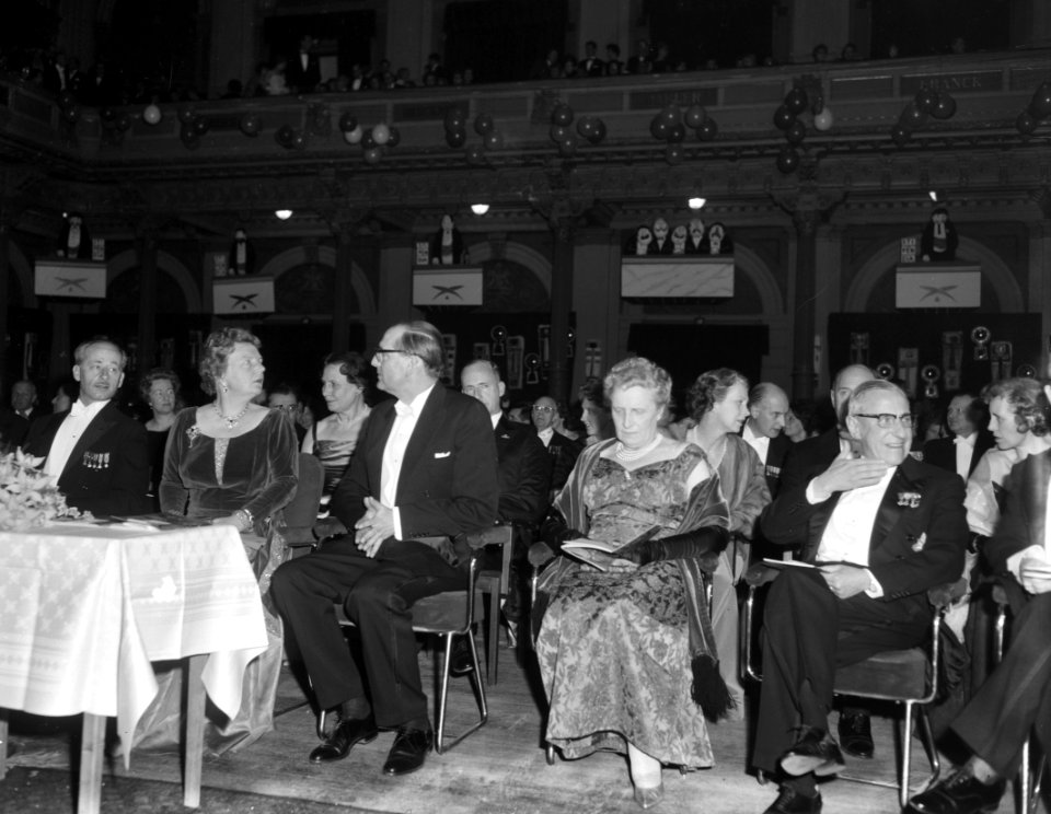 Bezoek Hare Majesteit de Koningin aan gala-avond Europa en het Boek in het Con, Bestanddeelnr 914-9792
