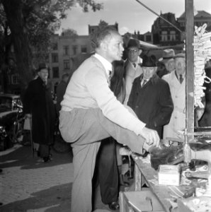 Bevrijdingsfeest. Standwerkersmarkt Amsterdam. Standwerkers, Bestanddeelnr 934-7119