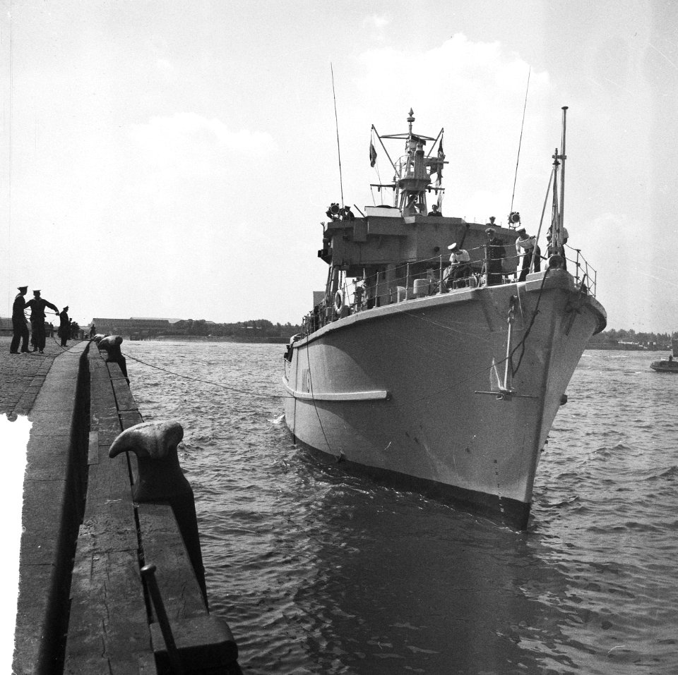Bezoek Britse mijnenvegers aan Rotterdam De schepen aan de havenkade, Bestanddeelnr 912-5831