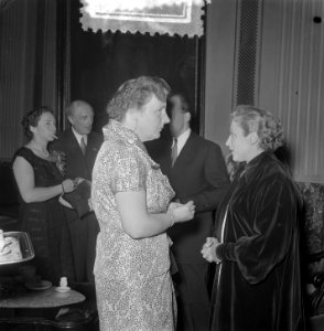 Bezoek Koningin aan Stadsschouwburg te Amsterdam, Bestanddeelnr 905-7733