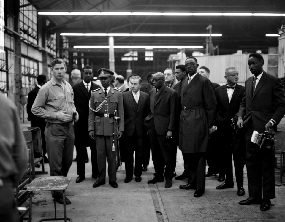 Bezoek Koning van Boeroendi aan Philips te Eindhoven, Bestanddeelnr 914-5609