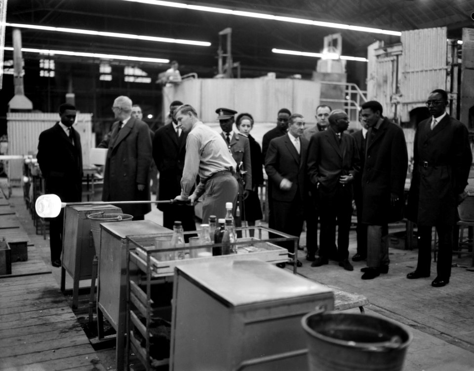Bezoek Koning van Boeroendi aan Philips te Eindhoven, Bestanddeelnr 914-5610