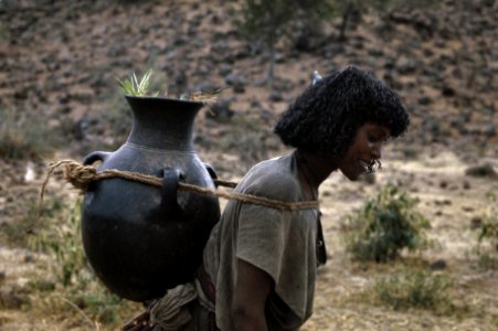 Bezoek Koningin Juliana , Pr. Bernhard , Pr. Beatrix Pr. Claus aan Ethiopie bev, Bestanddeelnr 254-8374