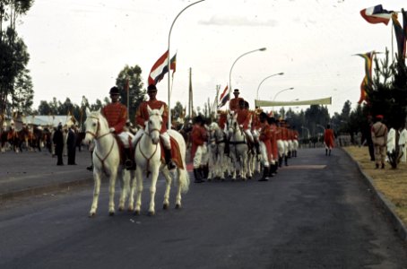 Bezoek Koningin Juliana , Pr. Bernhard , Pr. Beatrix Pr. Claus aan Ethiopie aan, Bestanddeelnr 254-8268