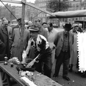 Bevrijdingsmarkt Amstelveld. Van der Vorst (Breda), Bestanddeelnr 907-7631